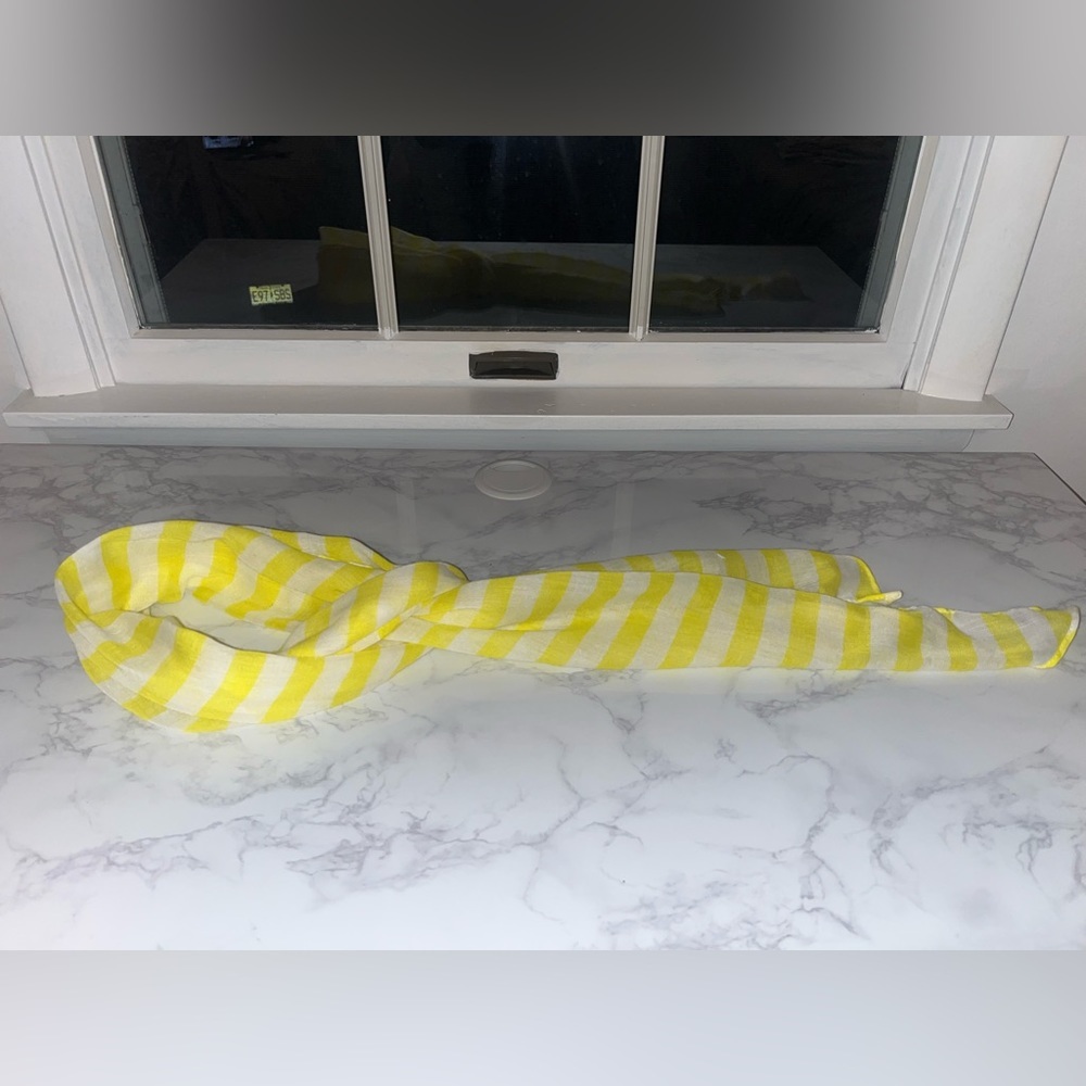 H & M yellow and white striped scarf​